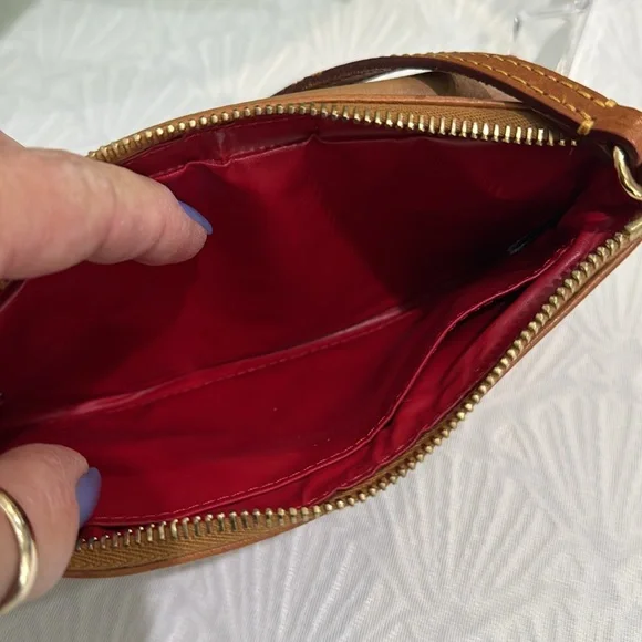 Dooney & Bourke Dillen ll Large Leather Wristlet - Picture 7 of 10
